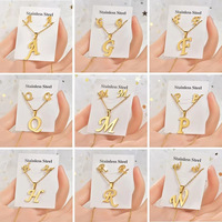Juego de Joyería de Acero Inoxidable con 26 Collares con Letras del Alfabeto Inglés, Aretes Unisex Modernos y Personalizados con Letras