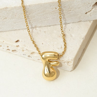 Collier initial minimaliste de luxe en acier inoxydable unisexe, élégant pour le quotidien, avec pendentif creux perlé, style tendance, plaqué or
