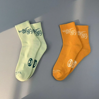 Chaussettes de sport en coton tricoté à compression pour hommes, avec logo dessiné à la main, personnalisables, pour le basketball et la course à pied, fabriquées par des fabricants OEM.