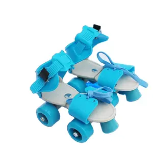 Chaussures à roulettes pour enfants à quatre roues, réglables de 26 à 32 pouces - Product Image 1