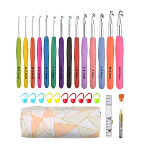 Étui ergonomique en <span class=keywords><strong>cuir</strong></span> avec 14 tailles de crochets de 2 à 10 mm Set d'aiguilles extra longues <span class=keywords><strong>pour</strong></span> les mains arthritiques - Product Image 1