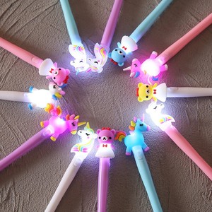 Pena Gel Kartun 4 Buah/Set Alat Tulis Sekolah Siswa Kawai Kepala Silika Bercahaya Berbentuk Kuda Unicorn Beruang dengan Lampu LED - Product Image 2