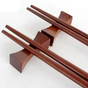 Ensemble de baguettes en bois de rose naturel de qualité supérieure avec repose-baguettes, baguettes en bois faites à la main réutilisables, ensemble cadeau, ensemble de vaisselle japonaise pour sushi - Product Image 2