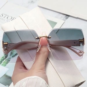 Gafas <span class=keywords><strong>de</strong></span> sol fotocromáticas <span class=keywords><strong>de</strong></span> <span class=keywords><strong>lujo</strong></span>, marca <span class=keywords><strong>de</strong></span> imitación, venta al por mayor, gran calidad, sin montura, 2022 - Product Image 4