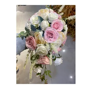 Wit Roze Bridal Holding Bloemen Bruidsmeisje Boeket Bloem Bruiloft Boeket