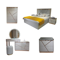 Lit King Size Luxe Design Moderne en Bois et Cuir, Ensemble 6 Pièces avec Cadre en Bois Blanc, Grand ou Petit Modèle, Meubles de Chambre en MDF pour la Maison