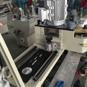 Máy Khoan Định Tuyến Bản Sao Nhiều Trục <span class=keywords><strong>CNC</strong></span> Máy Khoan Định Tuyến Bản Sao Cửa Sổ Lỗ Khóa Nhôm - Product Image 3