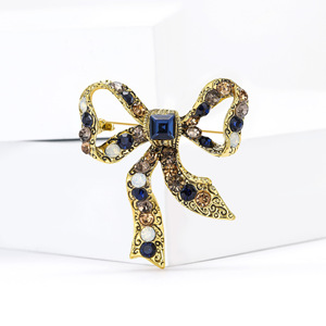 ヴィンテージ クリスタル ボウ ブローチ 女性用 - Product Image 3