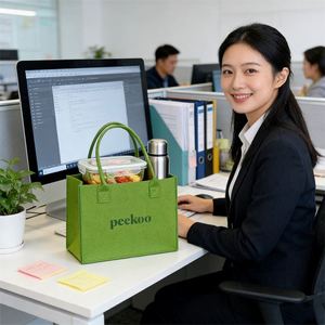 Sac fourre-tout personnalisé en feutre, élégant, portable, plusieurs tailles, avec poignée et gaufrage, pour femmes - Product Image 2