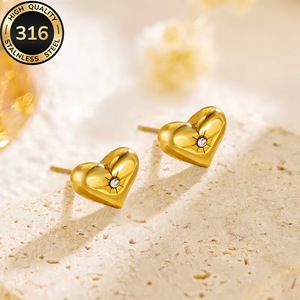 อุปกรณ์ตกแต่งเครื่องประดับ DIY ข้ามพรมแดน ไม่ซีดจาง ให้ความรู้สึกหรูหรา ต่างหูรูปหัวใจ ชุบทอง 18k - Product Image 3