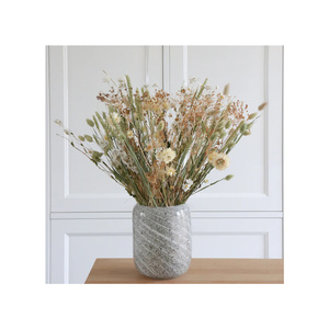 Bouquet de fleurs séchées fraîchement conçu pour des espaces domestiques élégants, fleurs durables idéales pour la chambre, le salon et le bureau - Product Image 1