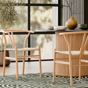 เก้าอี้รับประทานอาหารทำจากไม้เนื้อแข็งรูปตัว Y สำหรับห้องนั่งเล่นร้านอาหารร้านกาแฟพักผ่อนหย่อนใจการออกแบบที่ทันสมัยแบบนอร์ดิก - Product Image 1