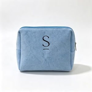 Grande trousse de toilette en tissu éponge doux, grande capacité, portable, avec logo brodé, fermeture éclair, pour le rangement des cosmétiques - Product Image 1