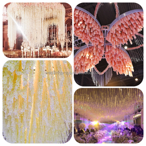 La <span class=keywords><strong>sala</strong></span> per matrimoni con decorazione floreale con soffitto a <span class=keywords><strong>fiore</strong></span> sospeso bianco di nuovo design fornisce lo sfondo degli eventi - Product Image 6