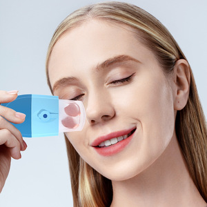 Molde de hielo de silicona para enfriamiento facial, limpiador de poros portátil con forma de corazón para el cuidado facial - Product Image 2