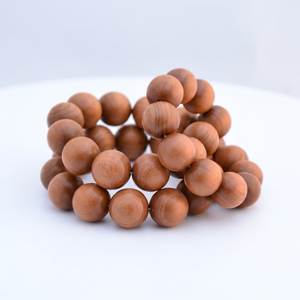 Mala de poignet en bois de santal naturel Compact 27 perles pour la répétition et la concentration des mantras - Product Image 1