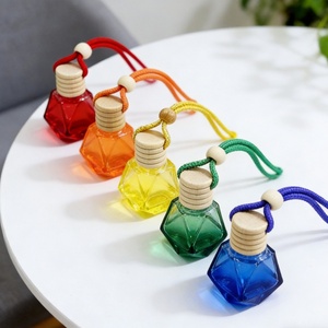 Wholesale High Quality Square Empty Air Freshener <b>Glass</b> <b>Bottle</b> Hanging Car Perfume <b>Bottle</b> <b>With</b> Wooden <b>Lid</b> - Product Image 5