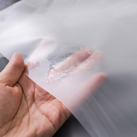 Sacs en polyéthylène mat auto-adhésifs en gros pour vêtements, t-shirts, maillots de bain, accessoires de téléphonie mobile et informatique, et articles de shopping