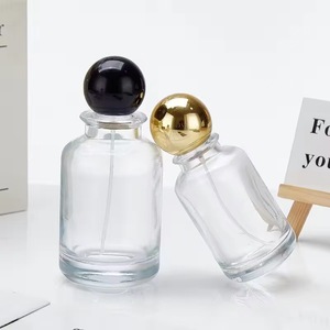 ขวดน้ำหอมแบบเติมได้ขนาด 50 มล. คอขวดแบบ Crimp ขวดแก้วหรูหราแบบพ่น ขวดเปล่าแบบกด พกพาสะดวก พร้อมฝาไม้ - Product Image 2