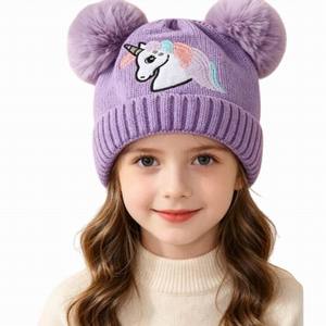 Bonnet d'hiver pour filles avec pompon licorne, bonnet tricoté pour petites filles - Product Image 1