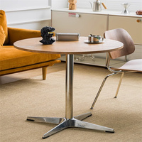 Table de restaurant/bistro commerciale en aluminium en forme de X à 4 étoiles avec plateau en contreplaqué, table ronde ou carrée