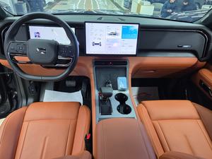 Jishi 01 d'occasion, édition <span class=keywords><strong>2023</strong></span>, SUV hybride premium 6 places 5 portes de taille moyenne-grande, conduite à gauche - Product Image 6