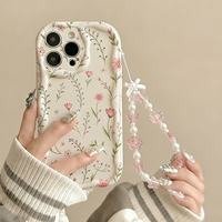 Coques de Téléphone Tendance avec Chaîne pour iPhone 16 15 17 18 Pro Max – Étui Crème à Motif Floral – Coque Arrière