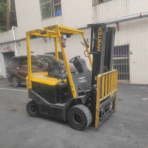 Montacargas Eléctrico Hyster de 1.75 Toneladas, Mástil de Tres Etapas, Tracción Trasera, Usado, para Uso Industrial - Product Image 4
