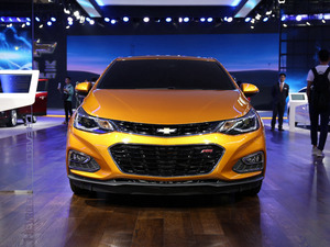 Voitures hybrides d'occasion <span class=keywords><strong>Chevrolet</strong></span> <span class=keywords><strong>Cruze</strong></span> Berline 4 cylindres Monza <span class=keywords><strong>Chevrolet</strong></span> Voiture Berline <span class=keywords><strong>à</strong></span> <span class=keywords><strong>vendre</strong></span> - Product Image 2