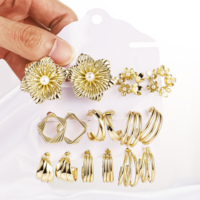Aretes de Oro Laminado de 14K CM Jewelry con Flor, Perla Grande y Forma Robusta para Mujer, Pendientes de Aro y Gota