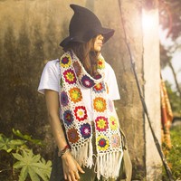 Femmes Dames Hiver Ethnique Vintage Handmade Floral Daisy Crochet Scarf Flowers Pattern Knitted Shawl with Tassels