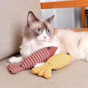 Juguete de Catnip con Forma de Gato Adorable, Almohada Calmante de Lino, Juguete Masticable, Almohada de Pez Adorable para que el Gato Duera - Product Image 3