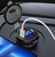 Tip-C PD30W ve Çift USB a 3 Portlu Hızlı Şarj Soketi Voltmetreli 12V/24V Araba Tekne Motosiklet için Su Geçirmez