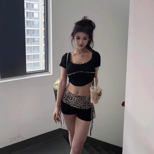 Leopard Print Suit Women's Short Set Breathable Knitted Casual Outfit Navel Exposed Summer Fashion YX-2102 - Product Image 1