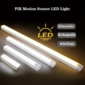 Éclairage LED rechargeable pour armoire 10cm/20cm/30cm/50cm, veilleuse sans fil à détecteur de mouvement, design moderne, lumière pour armoire de cuisine - Product Image 5