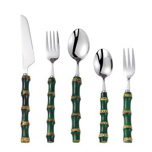 Set di posate in bambù e acciaio inossidabile 304, verde bambù, di alta estetica, stile occidentale di lusso leggero, con coltello, forchetta, cucchiaio e forchettina da dessert, con manico in legno - Product Image 1