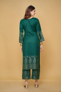 ชุดฤดูหนาวดิลคาชคุณภาพส่งออกสำหรับผู้หญิง ผ้าปักลายหรูหรา ผ้าเนื้ออบอุ่น สไตล์ชาติพันธุ์ ซัลวาร์ คามีซ มีจำหน่ายในราคาที่ดีที่สุด - Product Image 2