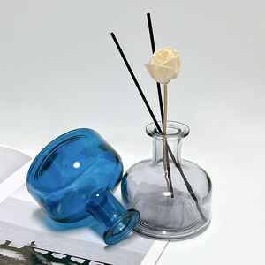 Produits les plus vendus Bouteille diffuseur à long col de 300ml Bouteille diffuseur personnalisable en verre - Product Image 5