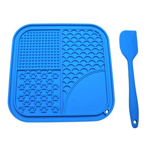 <b>Silicone</b> Dog Licking <b>Mat</b> Square 200mm Food Grade Non-Slip Pet Feeding Pad With Suction Cups For Dogs - Product Image 3