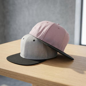 หมวกแก๊ปแบบ Snapback 6 แผง ยูนิเซ็กซ์ สีพื้น ขอบตัดสี สไตล์สตรีท แคชชวล สำหรับผู้ใหญ่ ผลิตจากโพลีเอสเตอร์ ผ้าฝ้าย ผ้าแคนวาส รับสกรีนโลโก้ - Product Image 1