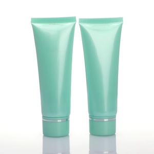 หลอดเครื่องสำอางสีเขียวขนาด D30 มม. ความจุ 40 มล. แบบกำหนดเอง พร้อมฝาเกลียวสีเขียว ลายเส้นสีทอง สำหรับเจลว่านหางจระเข้ พร้อมพิมพ์โลโก้ตามต้องการของลูกค้า - Product Image 3