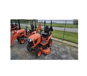 Tracteur diesel sous-compact Kubota BX2680 50 CV 4RM HST |   Aménagement paysager polyvalent, agriculture - Product Image 2
