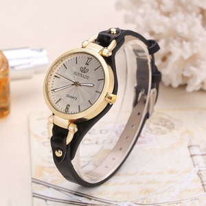 Reloj de Cuarzo para Mujer, Estilo Punk, con Remaches, Correa de Cuero Delgada, Minimalista, Casual, Venta al Por Mayor para Microempresas - Product Image 3