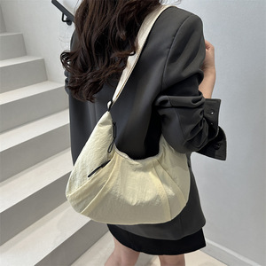 Dolce <span class=keywords><strong>stile</strong></span> Casual da <span class=keywords><strong>donna</strong></span> borsa trapuntata a tracolla in Nylon imbottito elegante e leggero Puffy diamante mezzaluna caramella personalizzata - Product Image 1