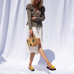 Sandalias Planas Noho con Flores Amarillas - Sandalias con Bordado de Lentejuelas - Product Image 6