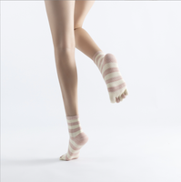 Chaussettes de yoga à cinq doigts rayées personnalisées pour femmes, design unique des orteils imprimés, antidérapantes avec points en silicone, chaussettes de pilates et de barre.