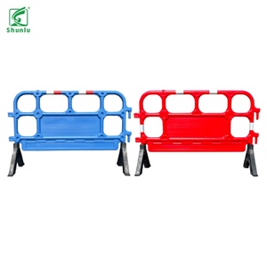 Barrières de circulation extérieures en PE et blocs routiers en PVC et HDPE, garde-corps autoroutiers pour le contrôle des foules - Product Image 6