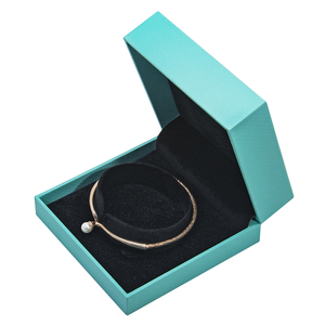 Caja de Joyería de Lujo Personalizada al por Mayor con Diseño Cuadrado y Otros Tipos de Cierre - Calidad de Alta Gama Hecha en Guangdong, China - Product Image 4