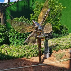 Sculpture de fée en résine pour décoration de jardin extérieur, finition brillante, forme irrégulière, décoration autoportante - Product Image 3