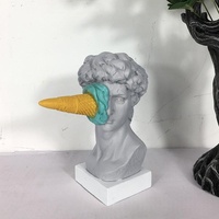 Figurine en résine créative et amusante de David en forme de crème glacée, style nordique, avec contraste de couleurs, pour décoration de table intérieure